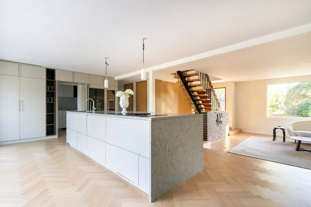 Küche mit professionellen Geräten